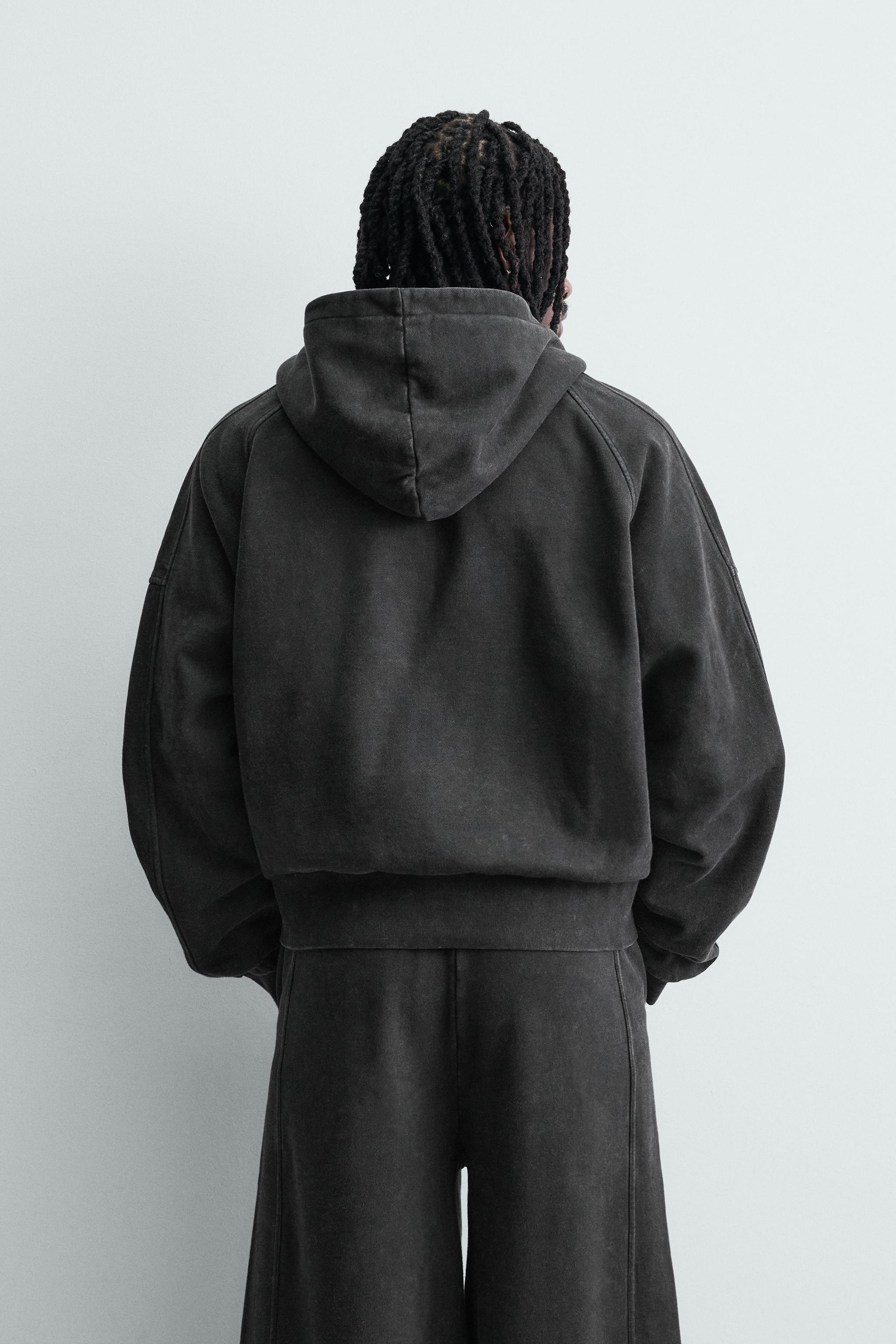 CROPPED FIT HOODIE